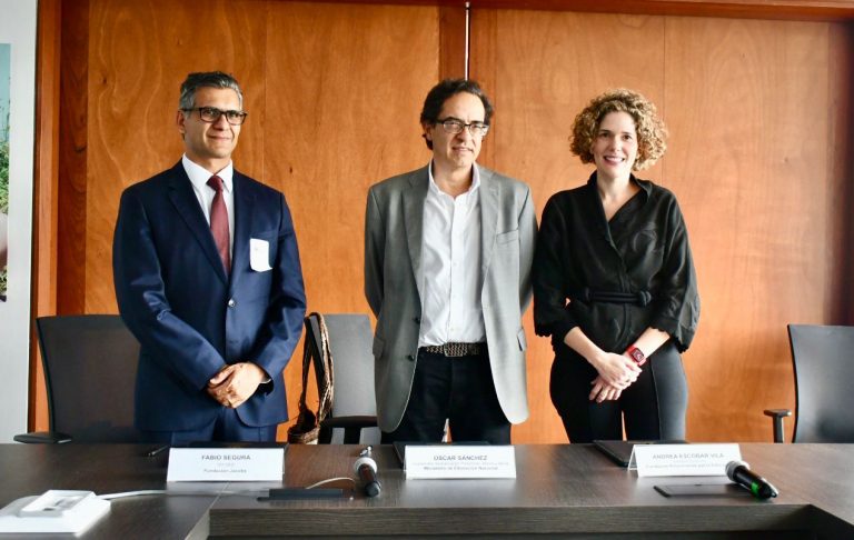 El Ministerio de Educación, la Fundación Jacobs y la Fundación Empresarios por la Educación, unen Esfuerzos para Fortalecer el Sistema Educativo Público