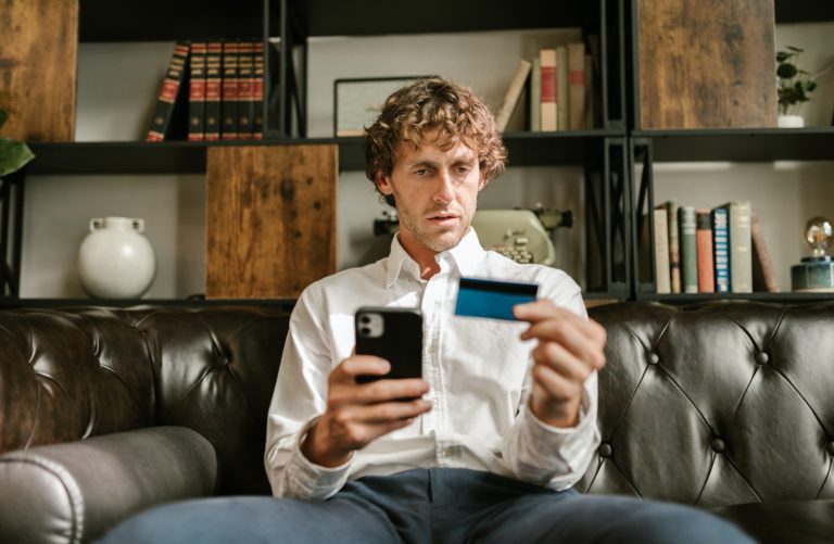 Consejos Para Hacer Compras Virtuales de Forma Segura en el Black Friday y la Temporada de  Fin de Año