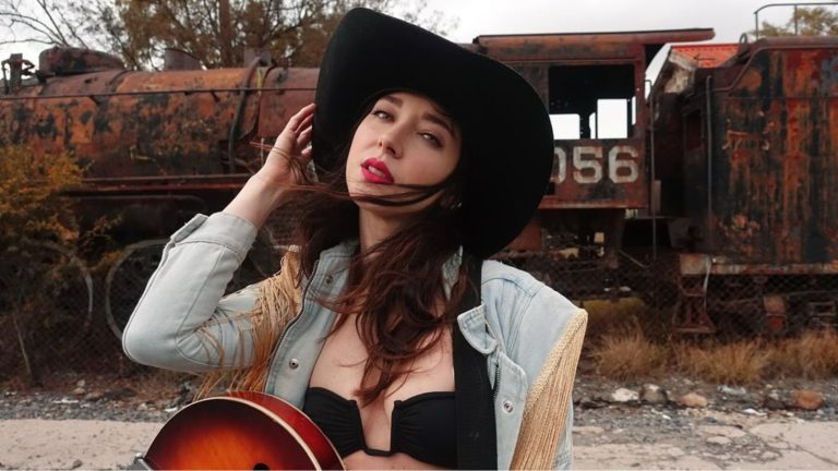 Sue Posada Desnuda su Alma en: «Mi Lado B»
