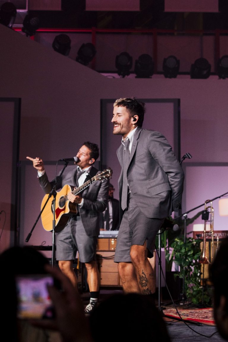 Amazon Music y Mau y Ricky Lanzan Amazon Music Original de “El Makinon”