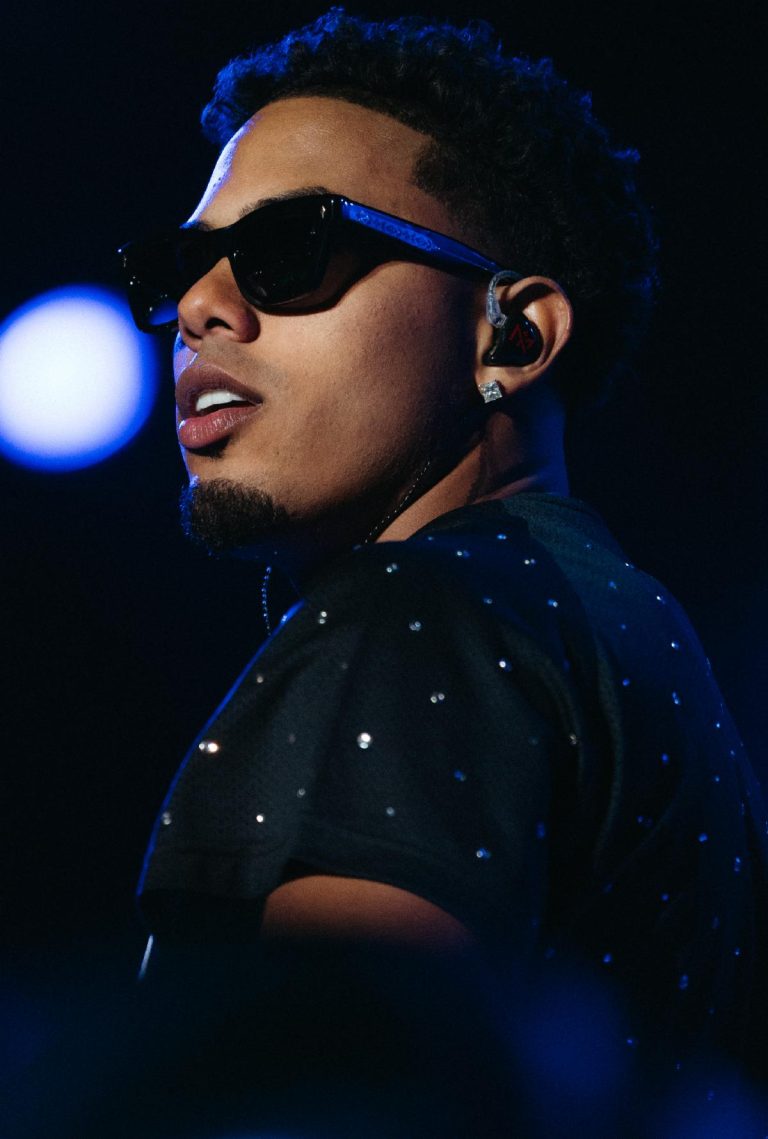 Myke Towers ya Está en Colombia con su Gira «Vive la Tuya… no la Mía Tour»