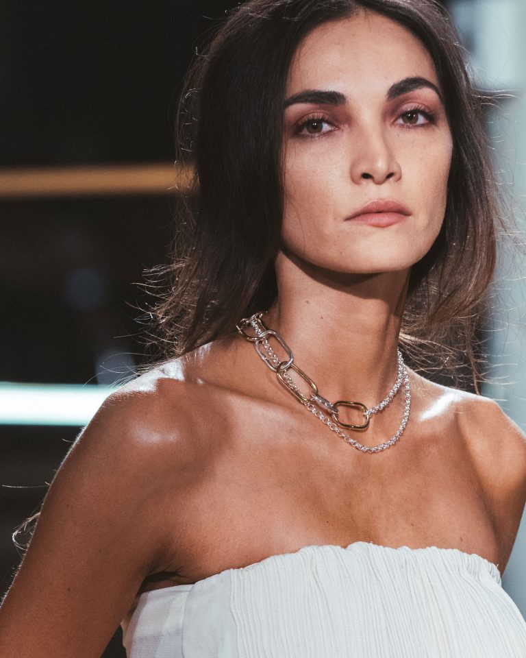TOUS y A New Cross se Unen Para el Desfile Inaugural de Colombiamoda 2024