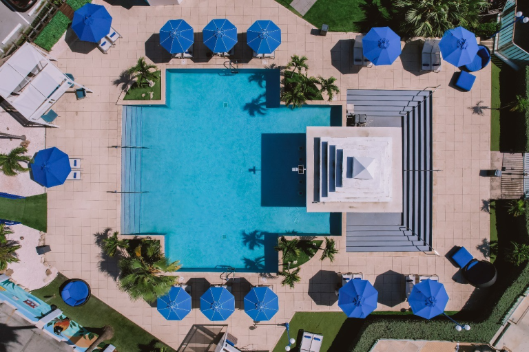 Brickell Bay Beach Resort Aruba se Transforma en TRYP by Wyndham Aruba Adults Only Hotel