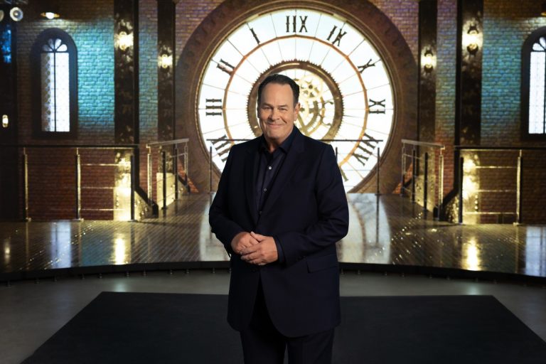 Dan Aykroyd Regresa a History Para una “Increíble” Segunda Temporada
