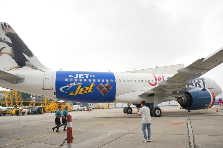 Chocolatinas Jet y JetSMART Cumplen el Sueño de Volar de 1.000 Colombianos
