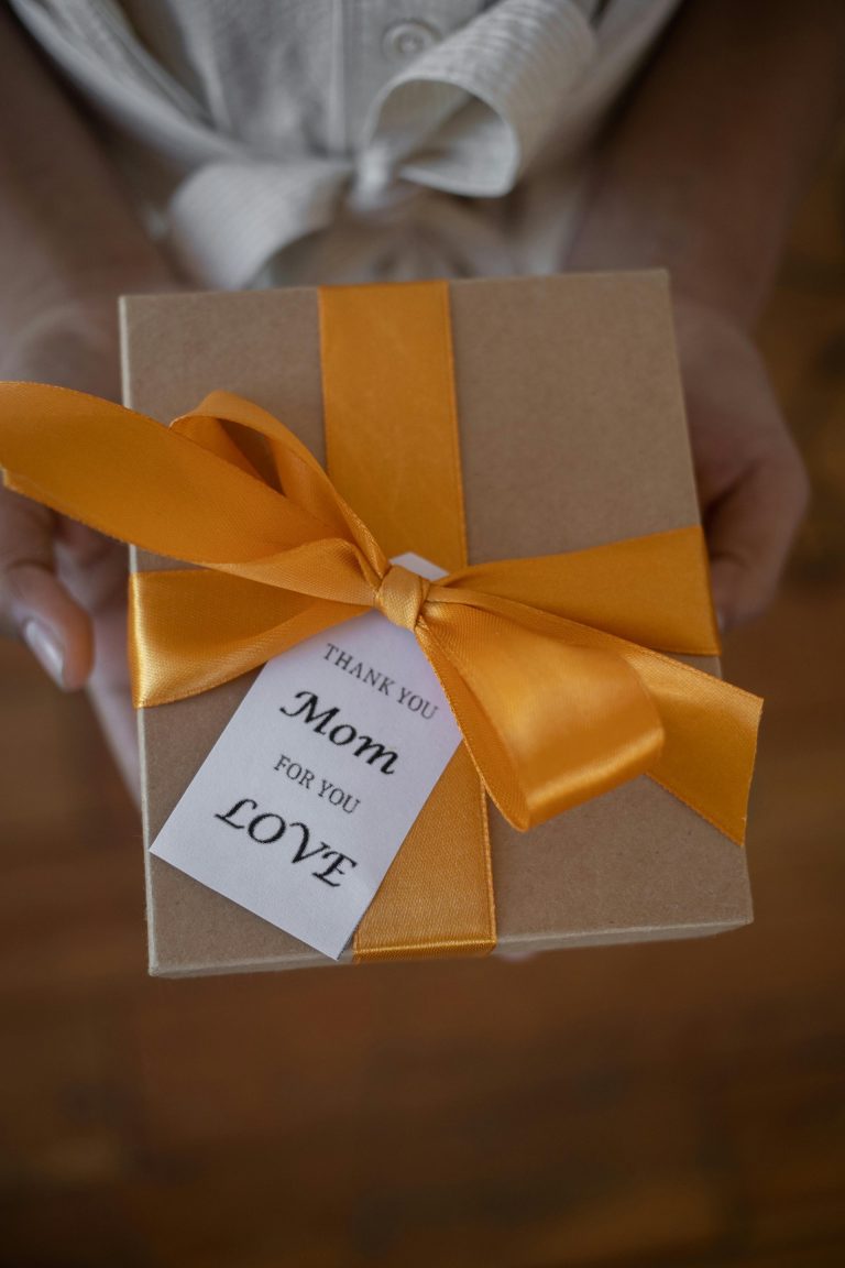 Accesorios, Maquillaje y Tecnología: los Imperdibles Para Sorprender a Mamá con un Regalo Especial
