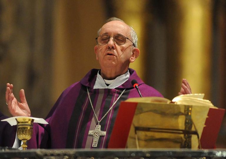 History y History2 Rinden Homenaje al Papa Francisco con una Programación Especial