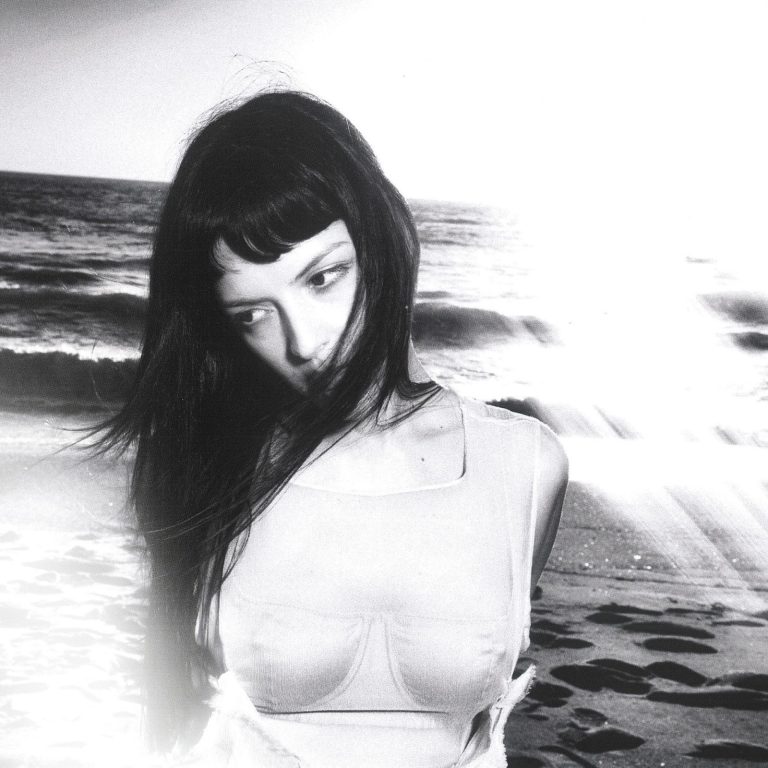 The Marías Presentan su Esperado Nuevo Single «Back to Me»  
