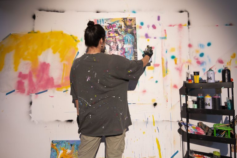Artista Colombiana Sara Alarcón Lanza BROCHA: la Plataforma que Revoluciona el Arte en América Latina
