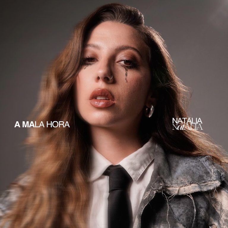 La Gira “A Mala Hora” de Natalia Natalia Comenzó en su Ciudad Natal: Bogotá
