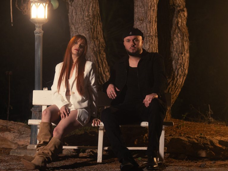 En su Nuevo Sencillo, Carolina Vega y Dellacruz, se Unen Como ‘Polos Opuestos’