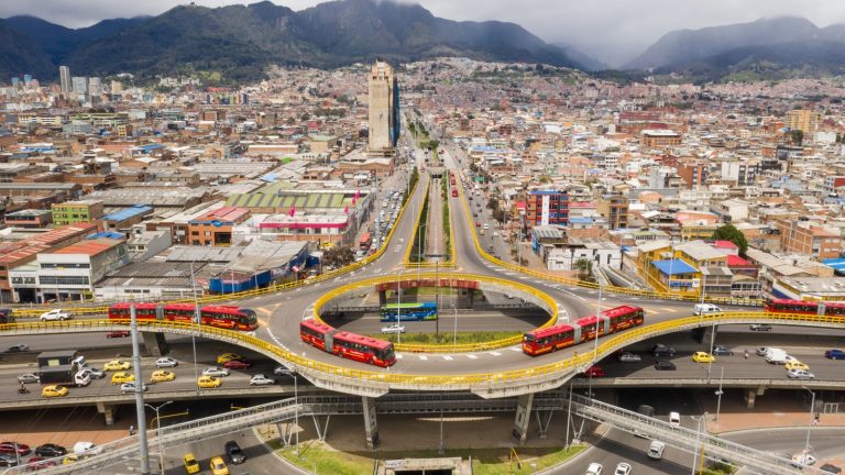 Colombia Líder en América Latina en la Transición Hacia un Transporte más Limpio y Saludable