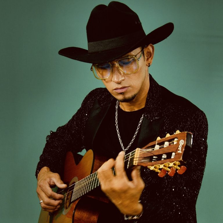 Eddy Pereira se Une a Giovanny Ayala Para Presentar su Sencillo ‘El Reinado’