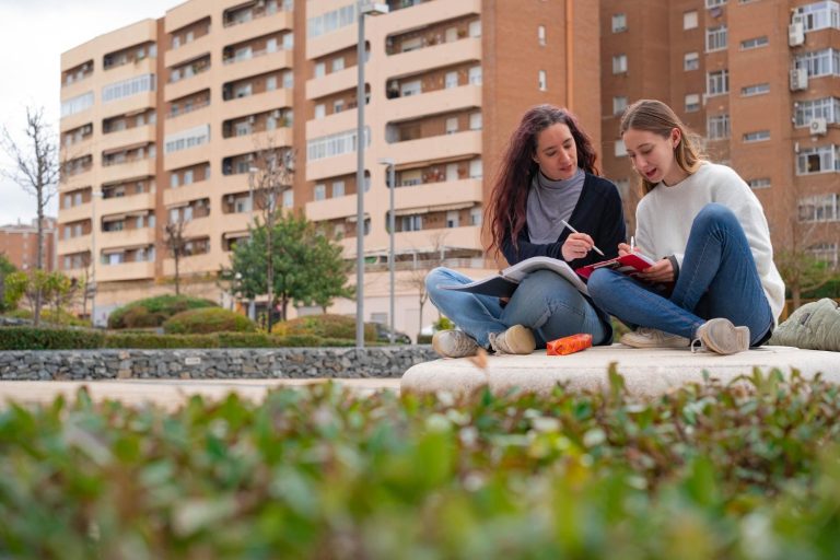¿Eres Universitario? Ten en Cuenta Estos Factores al Momento de Buscar Vivienda