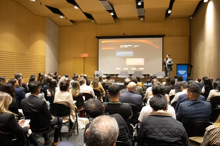 Más que una Herramienta, la Inteligencia Artificial es un Socio Estratégico Para el Sector Jurídico
