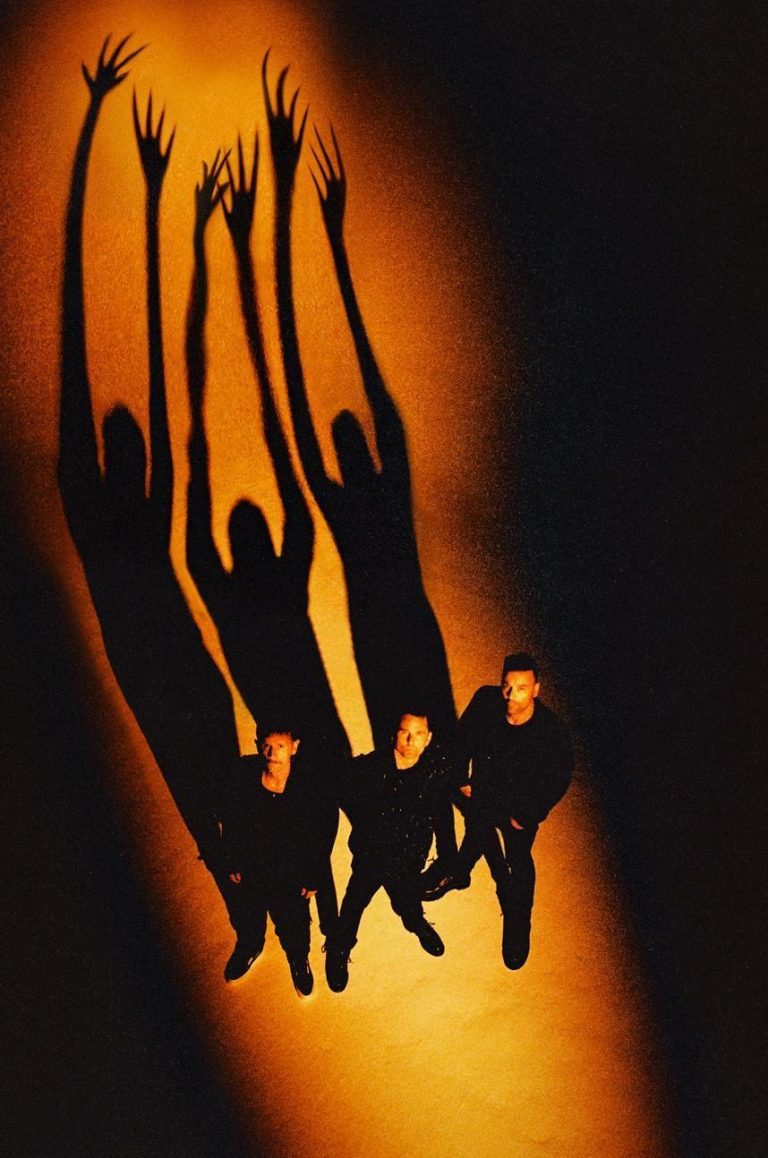 Muse Regresa con el Potente Single ‘Unravelling’