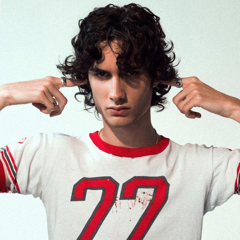Sombr Anuncia el Lanzamiento de su Esperado Álbum Debut