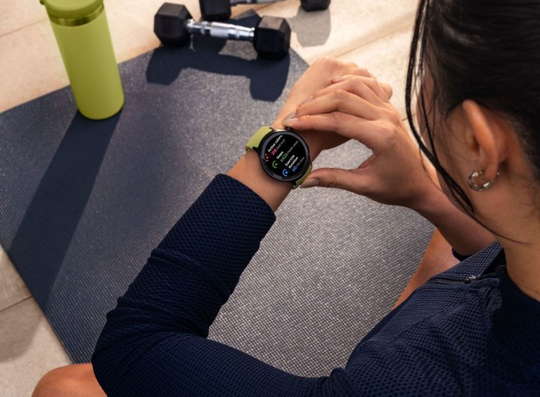 Motorola Presenta el Nuevo Moto Watch con Tecnología Polar: Bienestar, Fitness y Diseño Inteligente