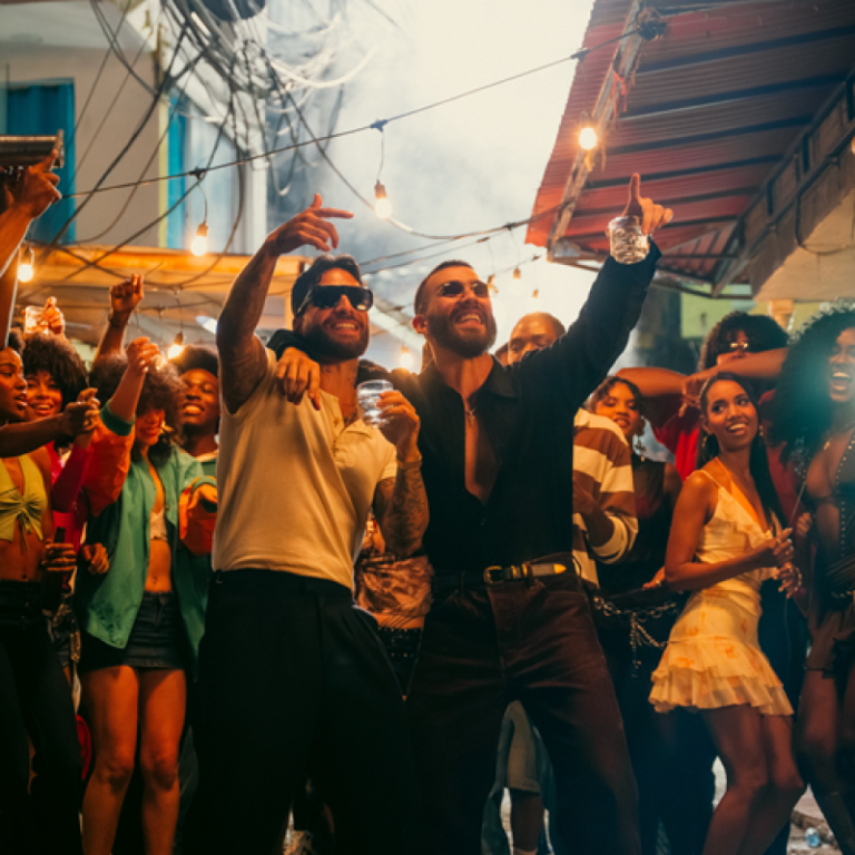 Manuel Turizo y Maluma Presentan “Apambichao” un Homenaje Musical a Colombia a Través del Ritmo, la Sensualidad y la Identidad Caribeña