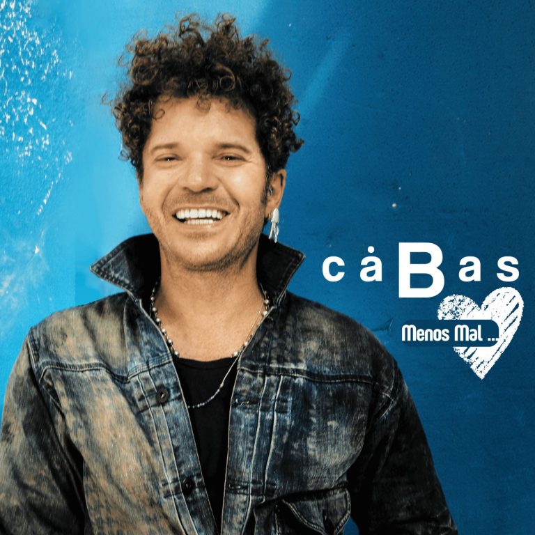 Cabas Responde al Ruido del Mundo con «Menos Mal» una Canción Sobre Amor, Deseo y Refugio Emocional