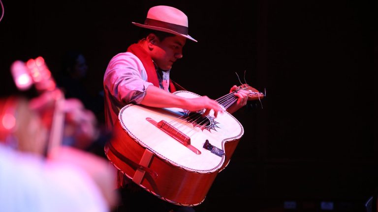 Jorge Azul se Une a Ensamble Cruzao y Purahéi Soul Para Enaltecer la Cultura Andina con el Sencillo ‘Mi Lunita’