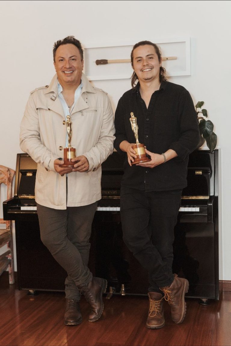 Mauricio y Palodeagua Junto a Camilo Godoy Ganan Premio India Catalina por su Composición “+ de 75”