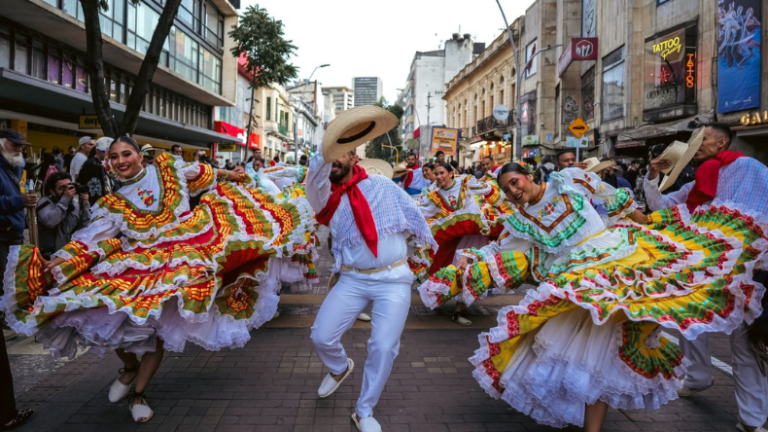 El Festival Folclórico Colombiano Llega a Bogotá con un Espectáculo Majestuoso